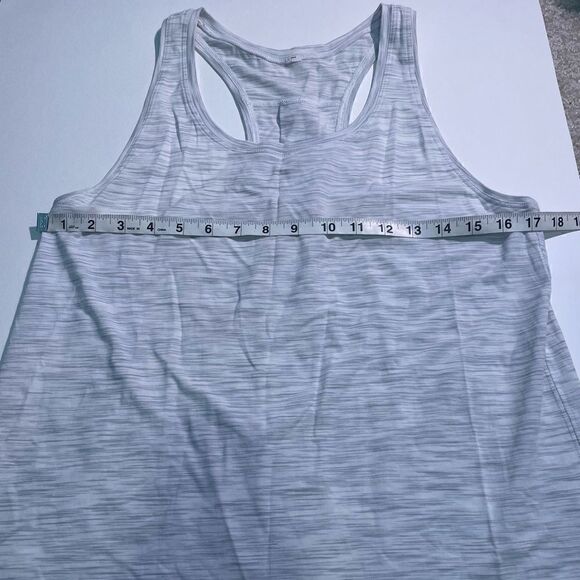 Lululemon Love Tank *Pleated
3 Colour Space Dye Ice Grey Alpine White - Picture 4 of 6
